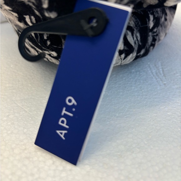 NWT Apt.9 black/white floral newsboy cap. OS - Picture 7 of 8